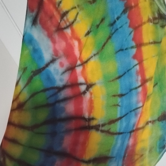 Red and Orange Tie-Dye Scoop Neck Tank Top - Picture 4 of 4